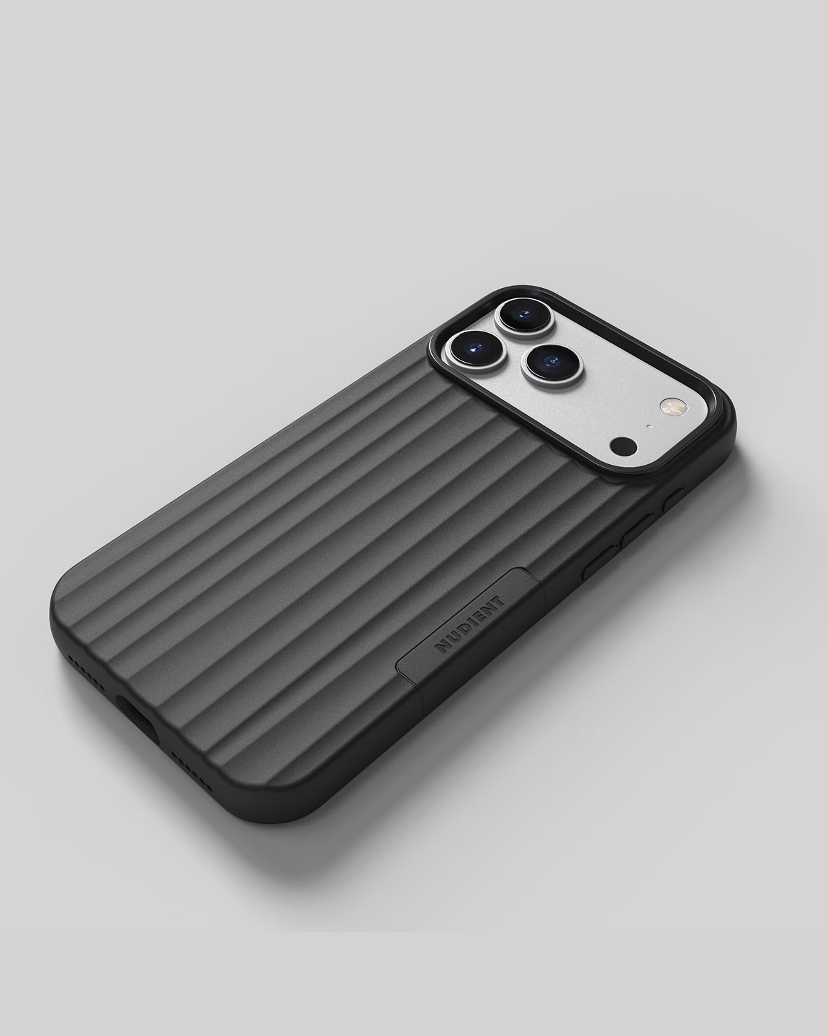 NUDIENT Bold Case iPhone17Pro チャコールブラック Bold Case MagSafe - Charcoal Black - iPhone 17 Pro Max – NUDIENT